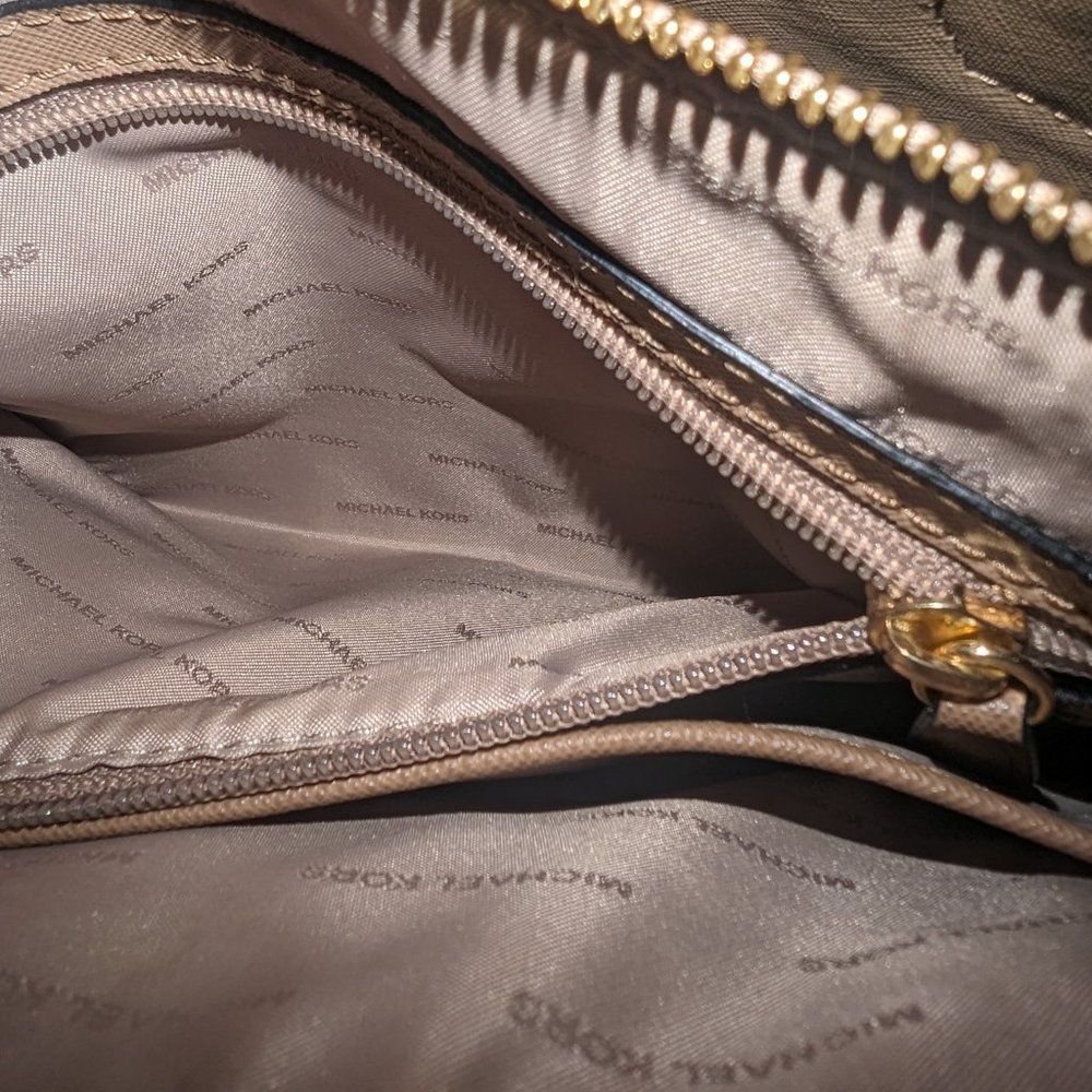 Michael Kors Shoulder Bag - Picture 5 of 11